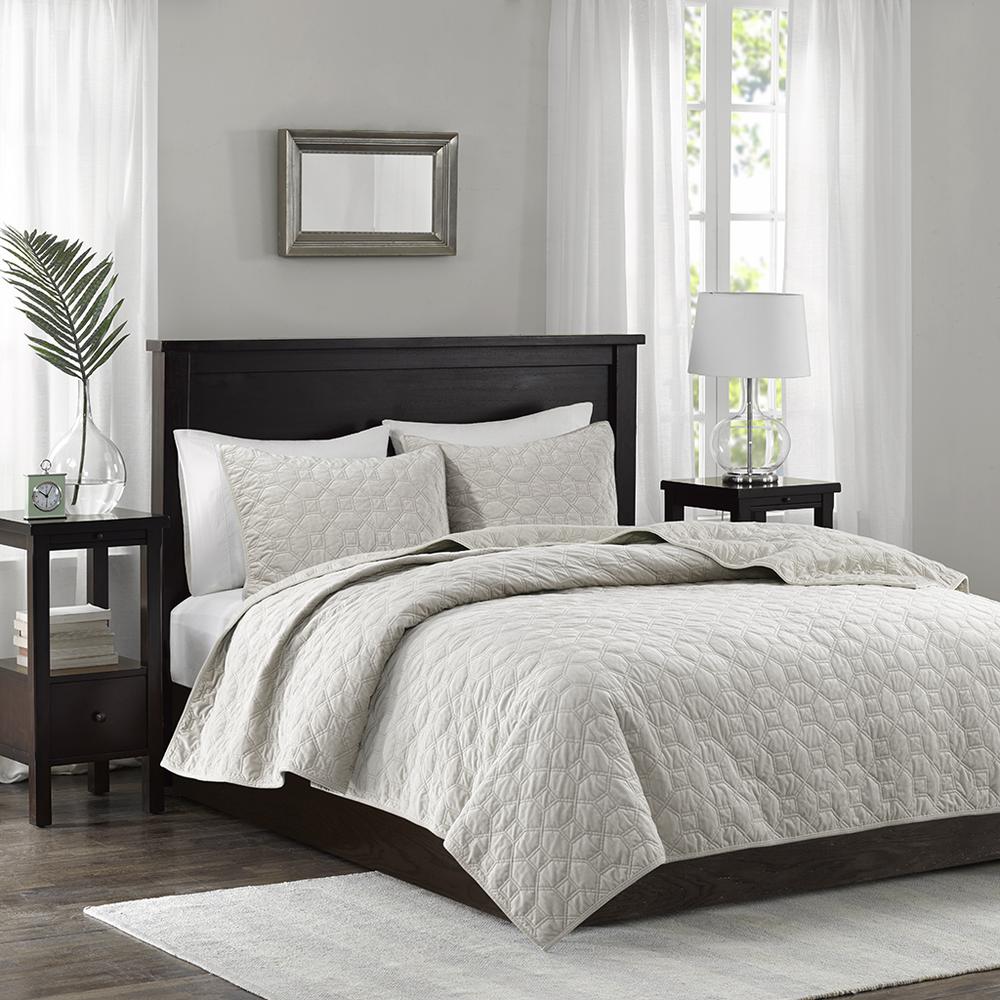 Harper 3 Piece Velvet Quilt Set, Ivory color