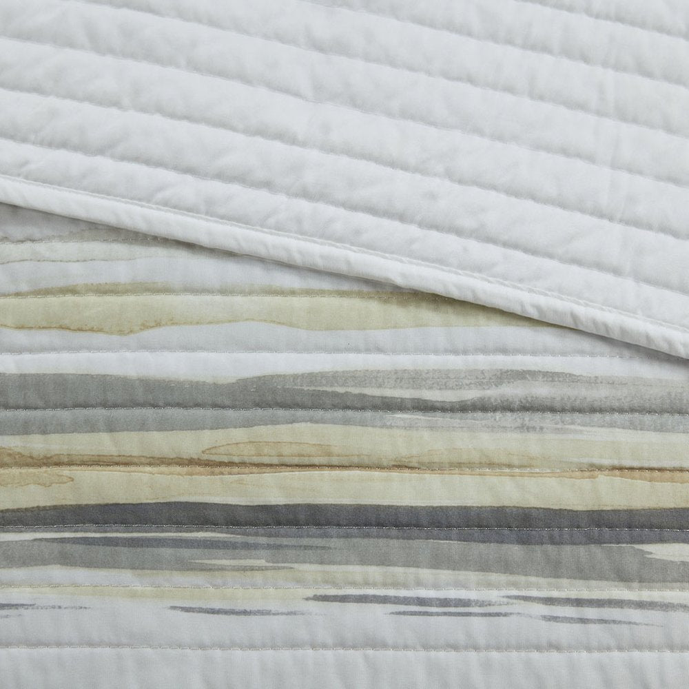 6 Piece Printed Quilt Set with Throw Pillows