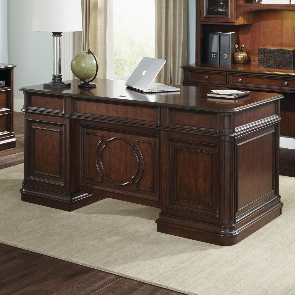 Brayton Manor Jr Executive Desk in Cognac