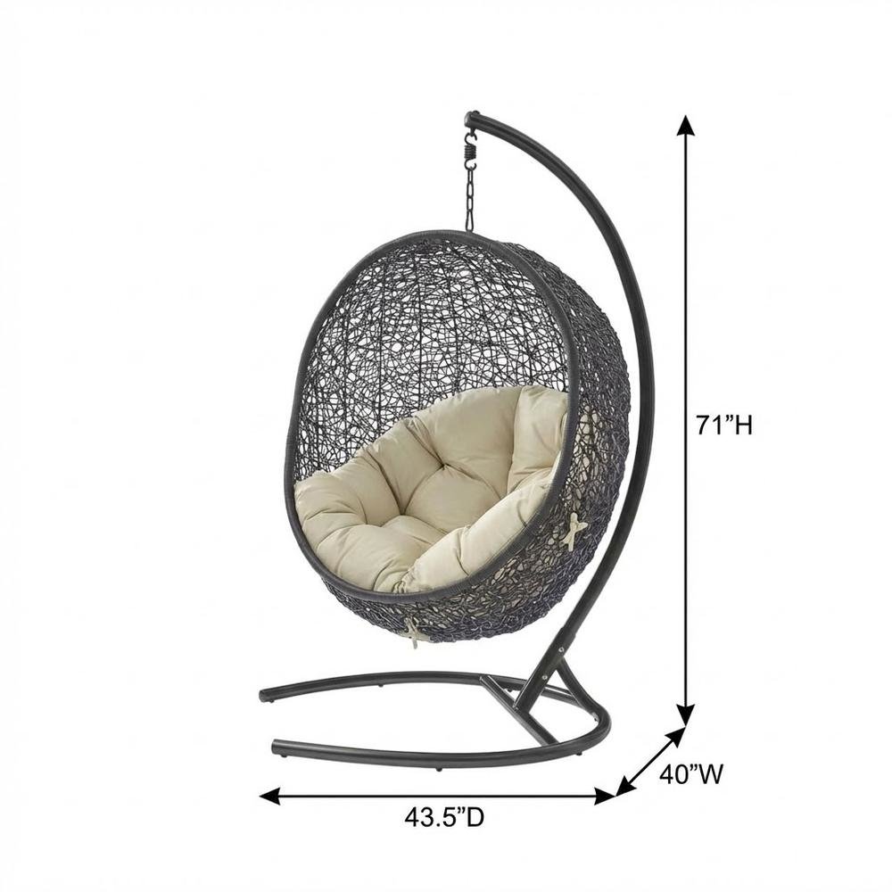 Outdoor Patio Lounge Chair With Cushioned Seat And Sturdy Frame