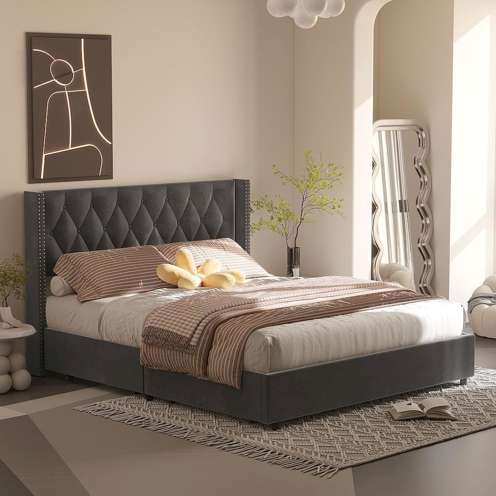 Amelia 4-Drawer Velvet Platform Bed