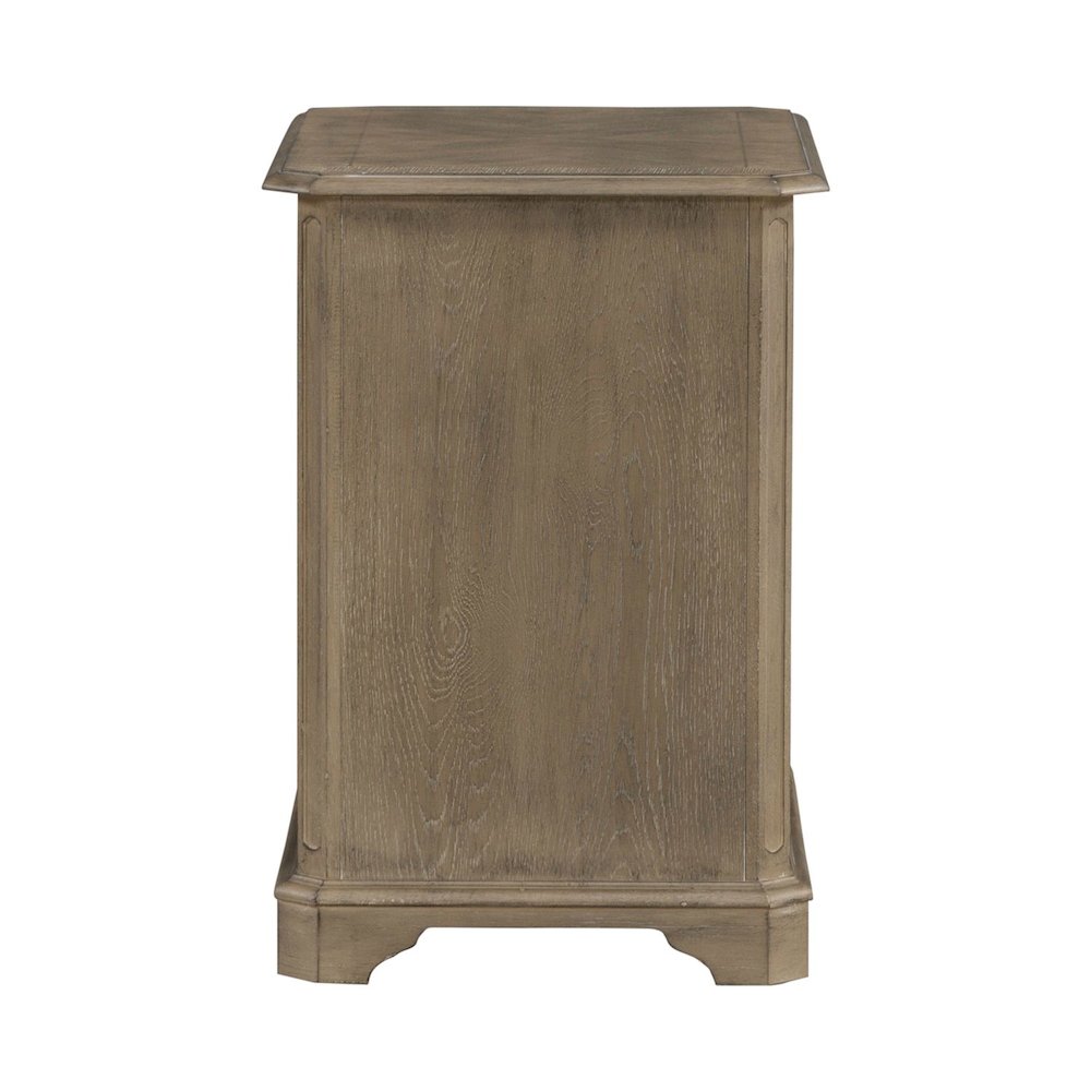 Magnolia Manor Chair Side Table in Weathered Bisque