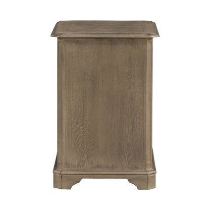 Magnolia Manor Chair Side Table in Weathered Bisque