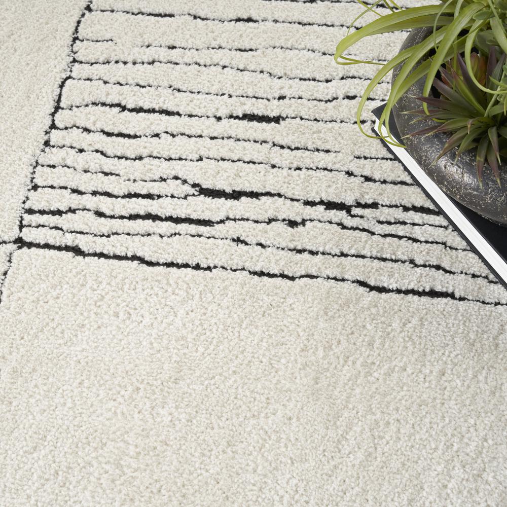 Scandinavian Rectangle Area Rug, 4' x 6'
