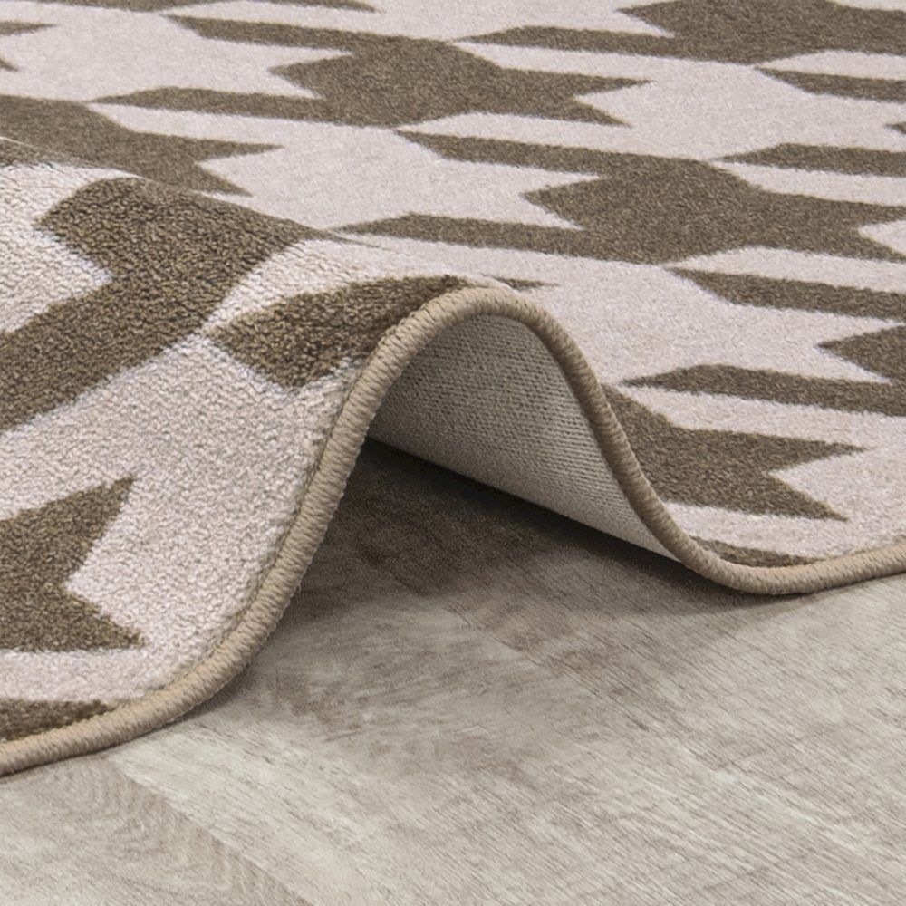 Impressions Windsor 5'4" x 7'8" Area Rug in Color Java