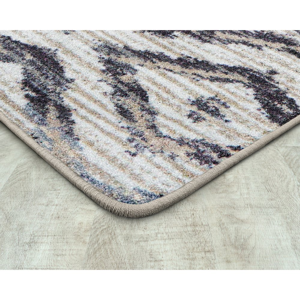 Diamond Oasis 3'10" x 5'4" Area Rug in Color Twilight