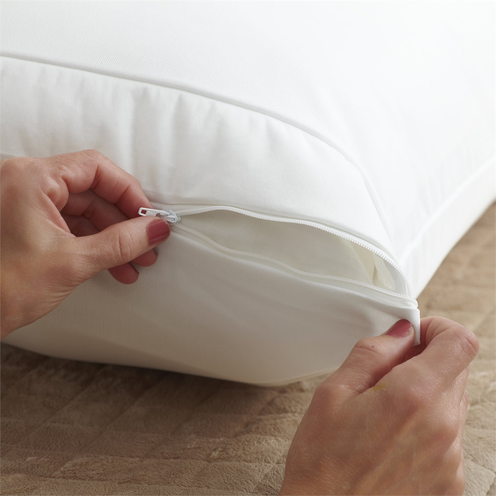 FRíO Pillow Protector Standard, White