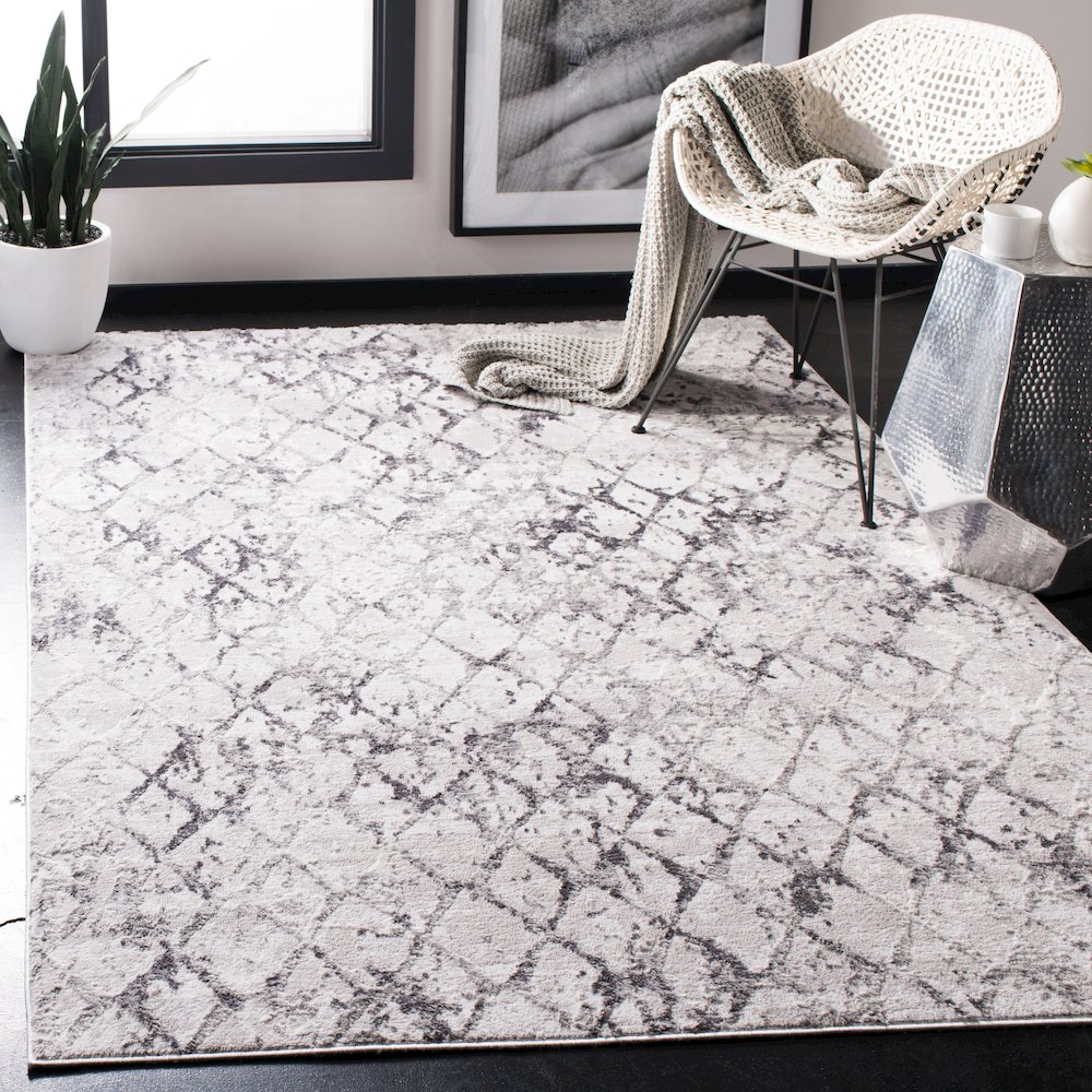 Amelia Distressed Lattice Rug - Grey / Light Grey - 5'-3" x 7'-6"