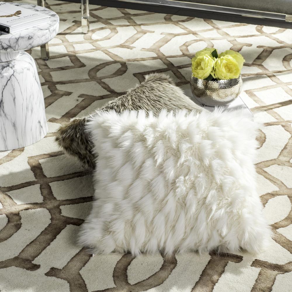 LUXE FEATHER