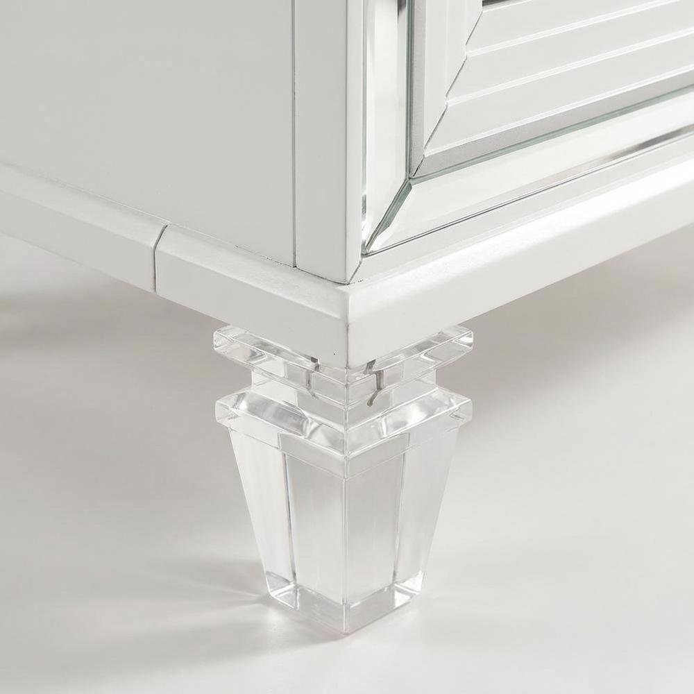 White Nightstand with Usb Port and Modern Design for Bedroom Storage