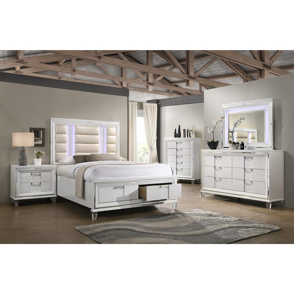 Charlotte Queen Storage 4PC Bedroom Set in White