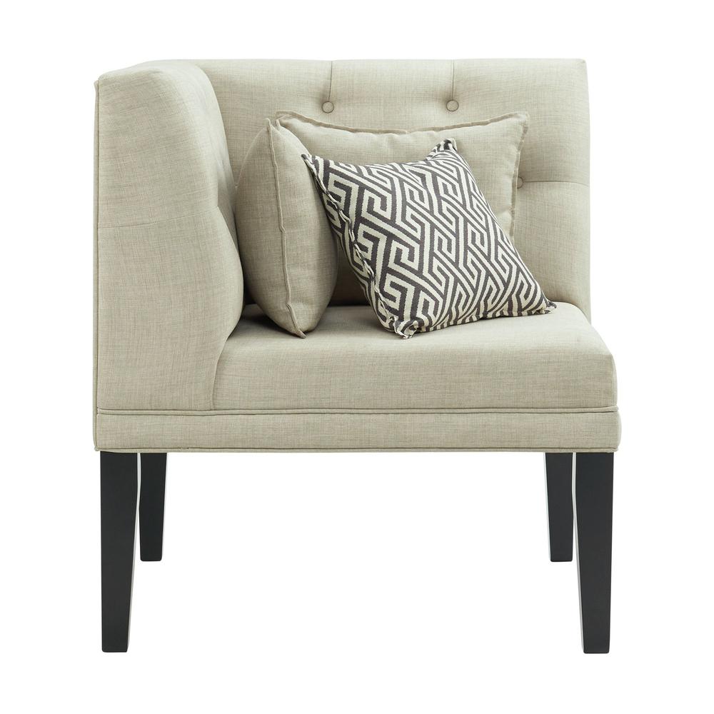 Mara Corner with Three Pillows