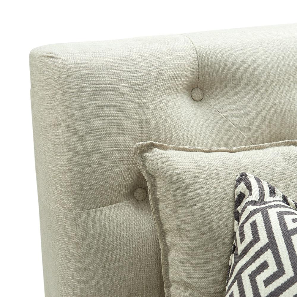 Mara Corner with Three Pillows