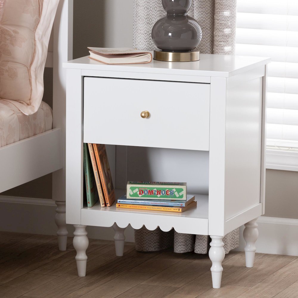 Roni Modern White Wood 1-Drawer Nightstand with Scalloped Edges