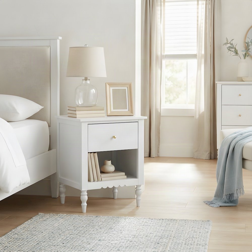 Solid Wood 1-Drawer Nightstand with Scalloped Edges, Bedside Table, White