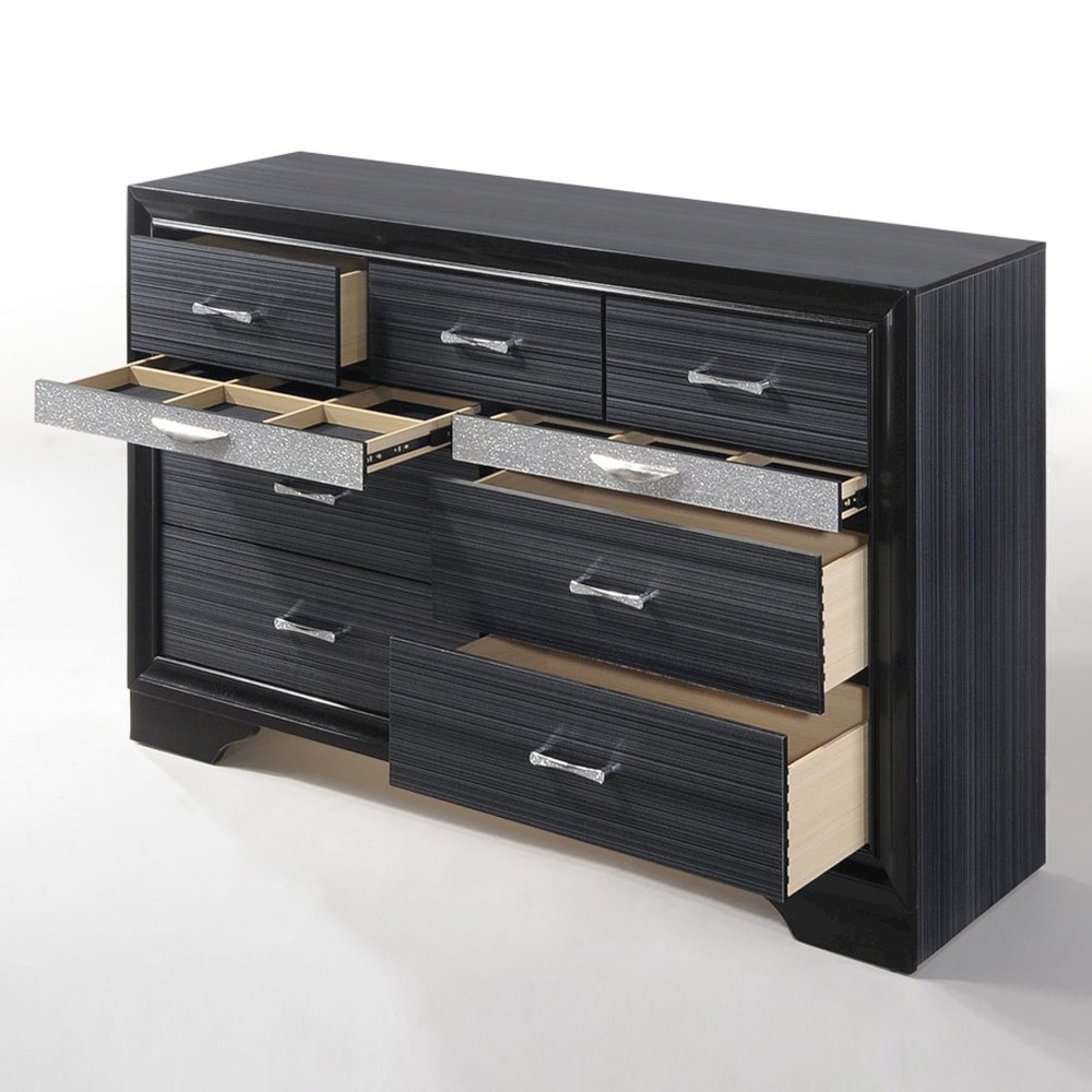Naima Dresser, Black