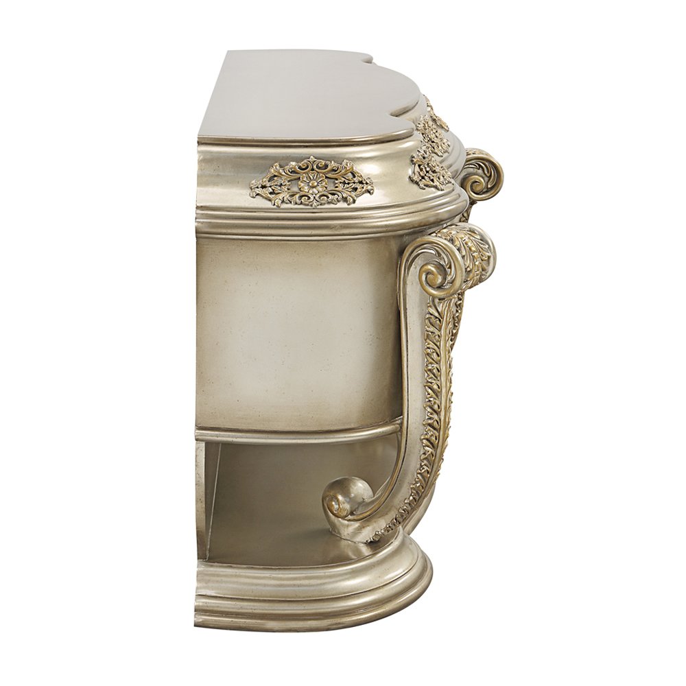 Danae Dresser, Champagne & Gold