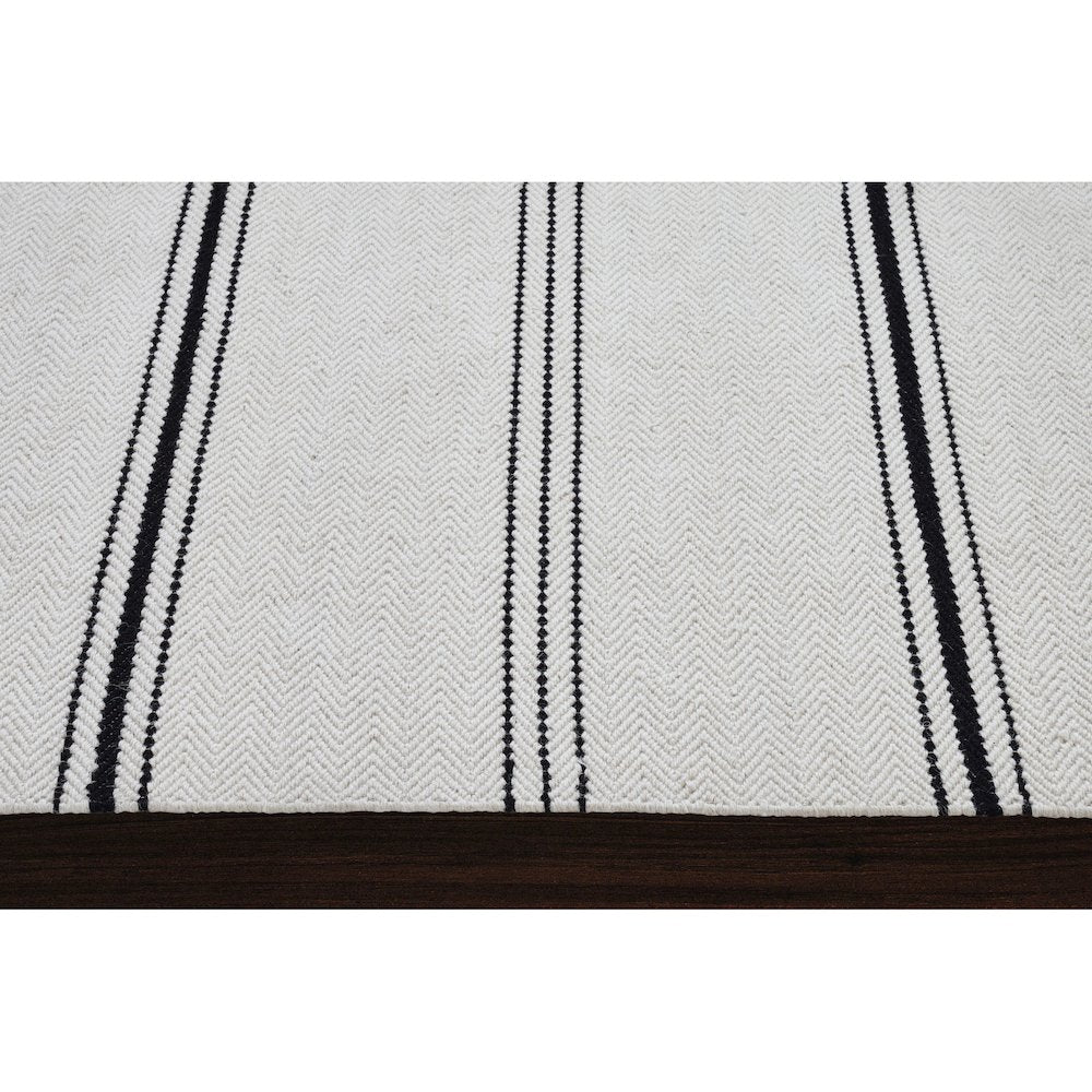 ALICE Ivory/Black 5 x 8 Rug