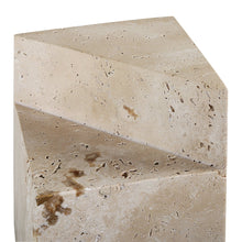 Attle Statue, Natural