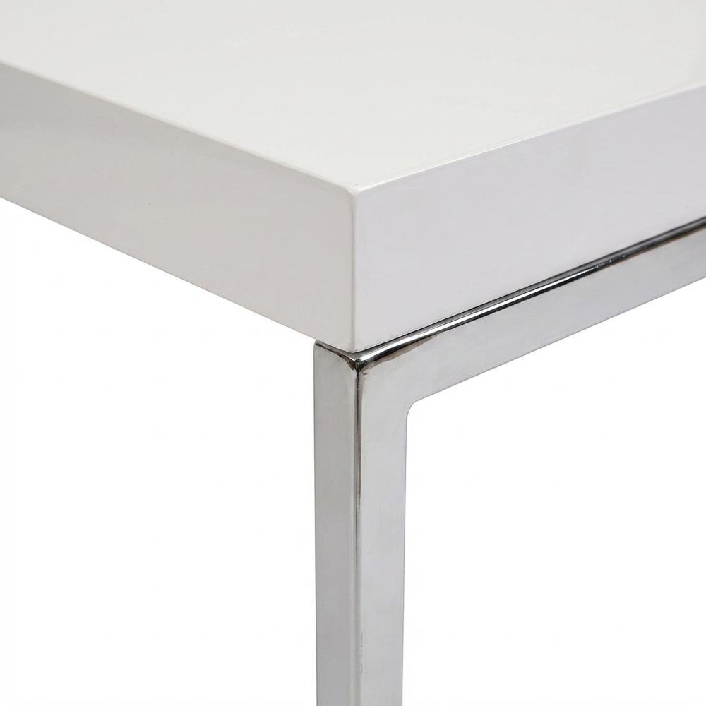 Modern Wooden Coffee Table with Sturdy Construction and Light Finish