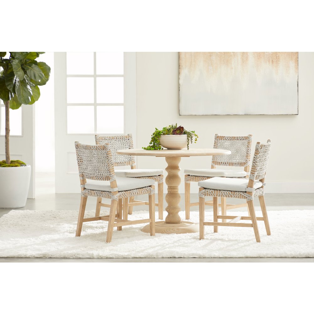 Bella Antique Transitional Chelsea 42" Round Dining Table