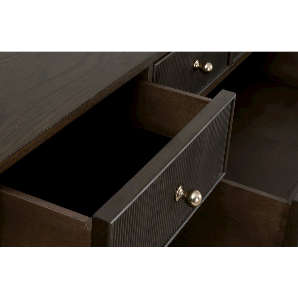 Bronze Bay Transitional Highland 8-Drawer Double Dresser