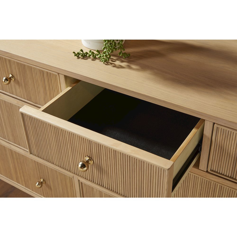 Bronze Bay Transitional Highland 8-Drawer Double Dresser