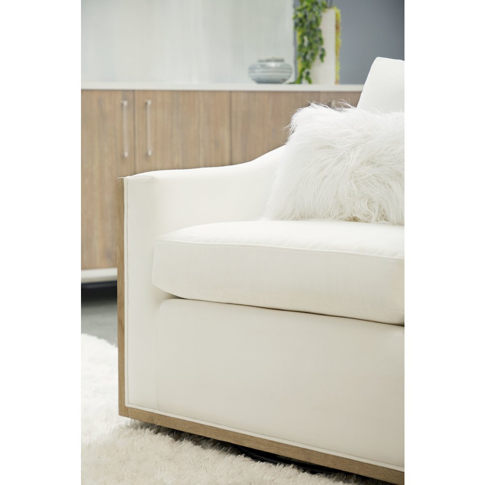 Stitch & Hand - Dining & Bedroom Transitional Paxton Swivel Club Chair