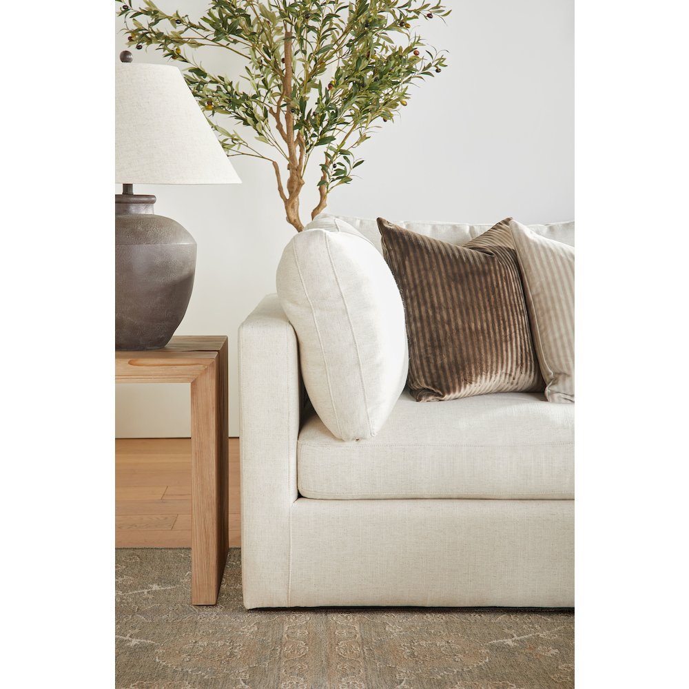 Bella Antique Transitional Reed End Table