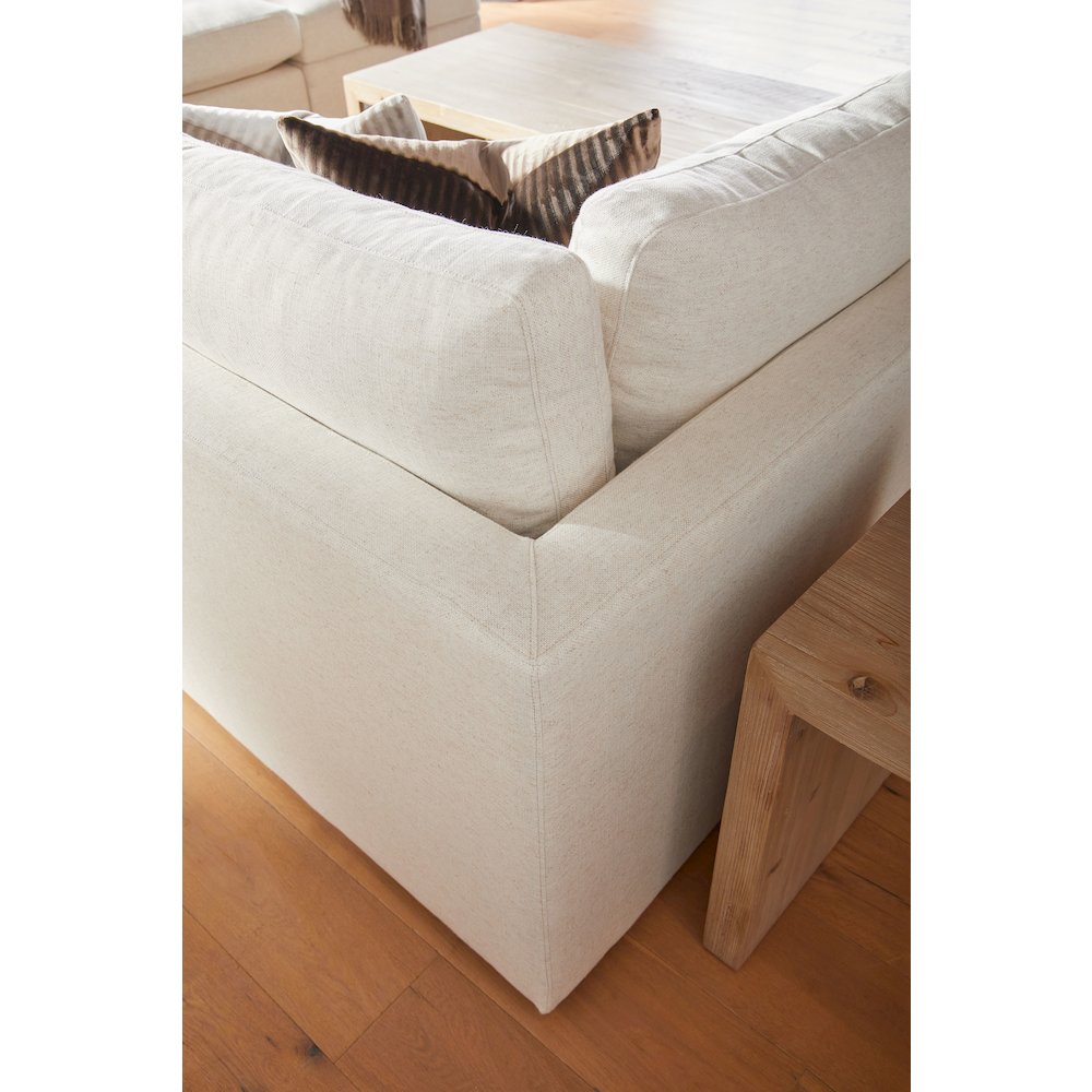 Bella Antique Transitional Reed End Table