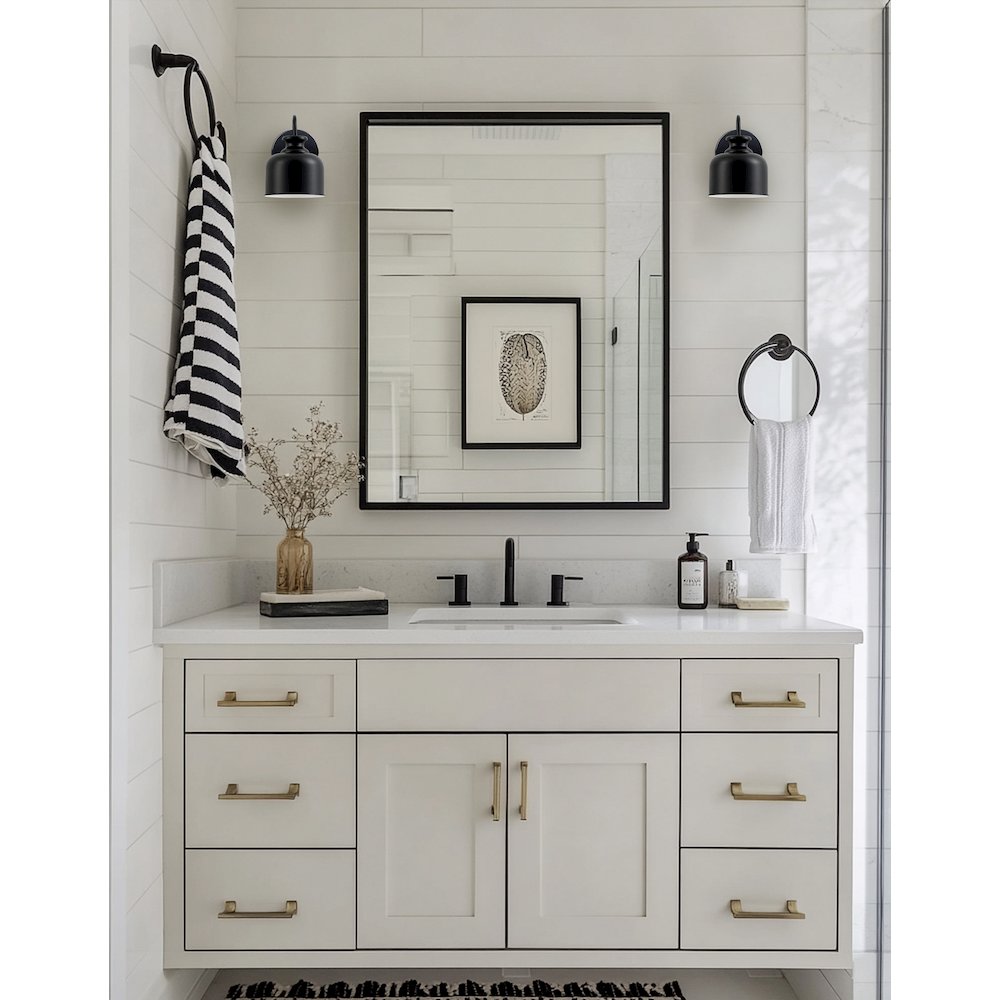 1 Light Wall Sconce in Matte Black
