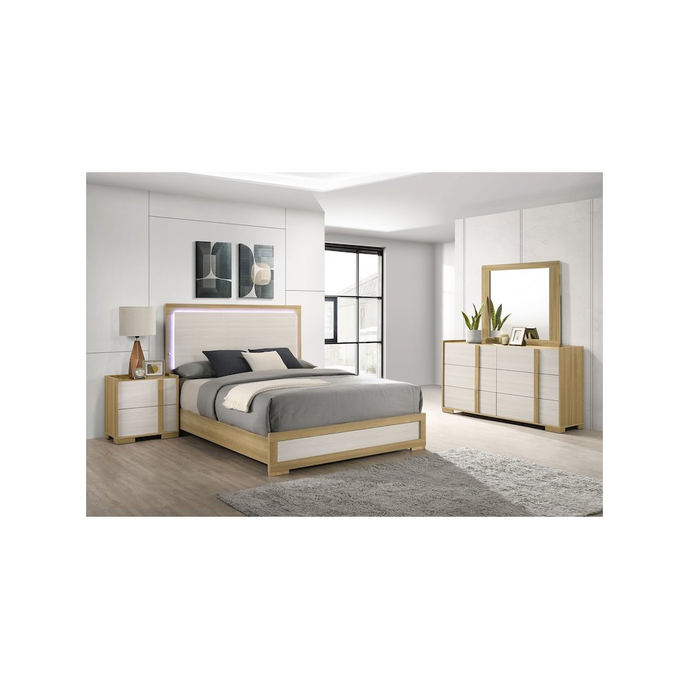 Hyland 4-piece Eastern King Bedroom Set Natural