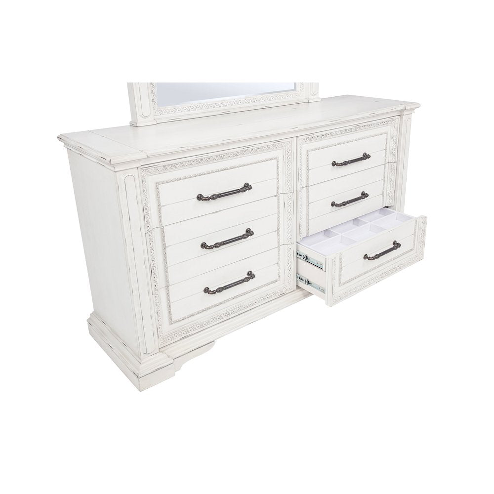 McKinney 4-piece California King Bedroom Set Vintage White