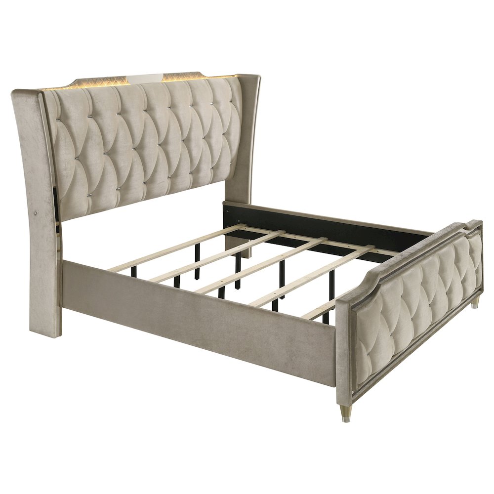 Lorient 4-piece Queen Bedroom Set Ivory and Camel