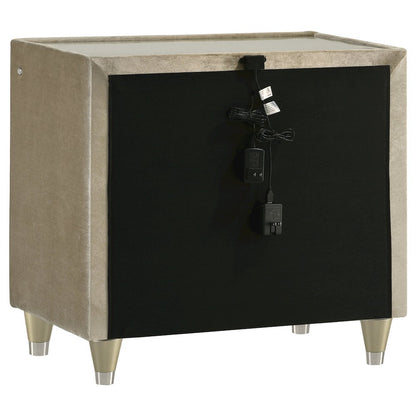 Lorient 4-piece Queen Bedroom Set Ivory and Camel