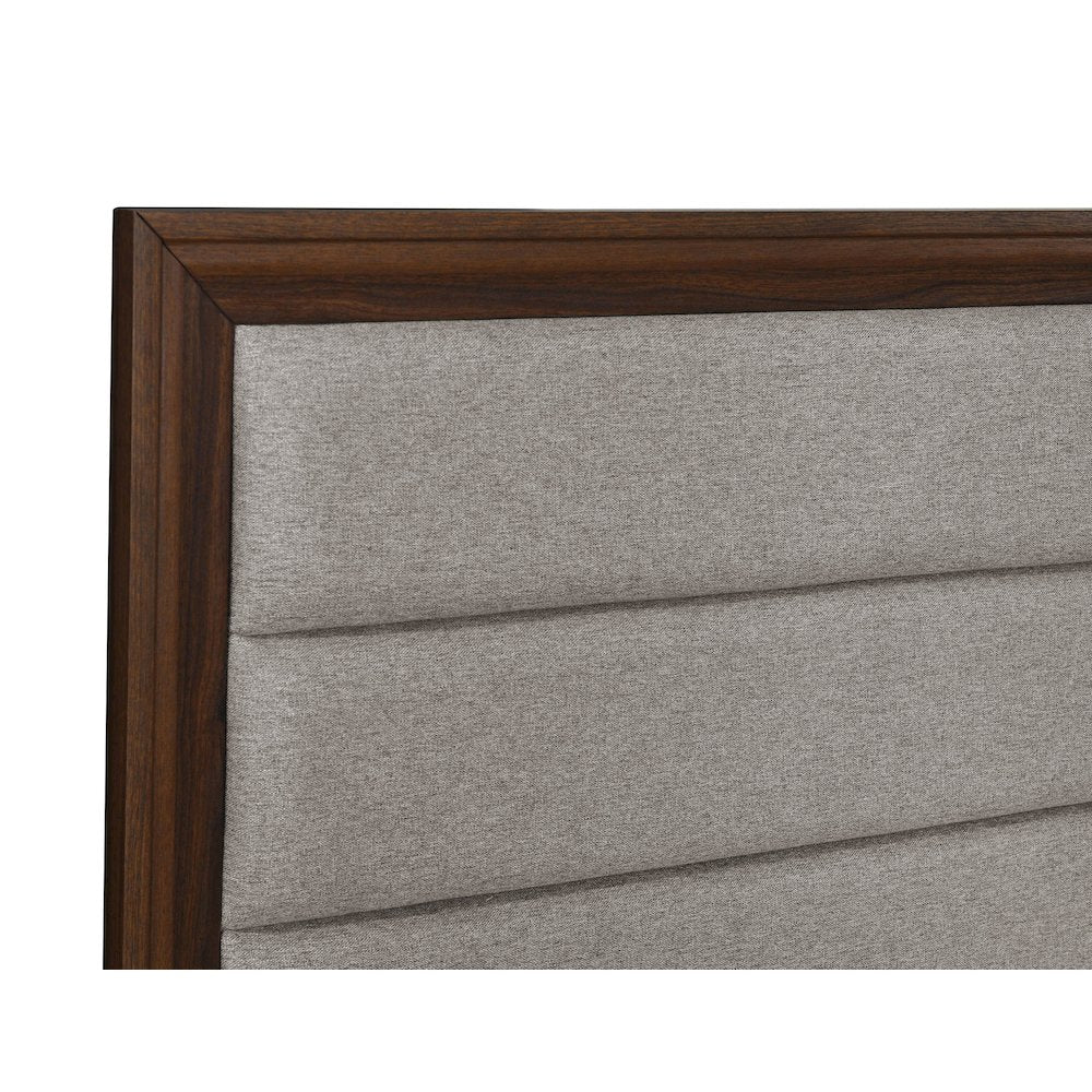 Welsley 4-piece California King Bedroom Set Walnut