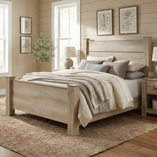 Rustic King Panel Bed with Batten Slats, Wood-Finish, 600 lb, Weathered Oak
