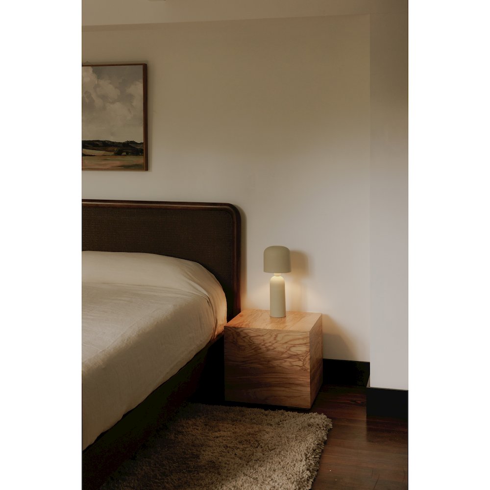 Echo Lamp Cream