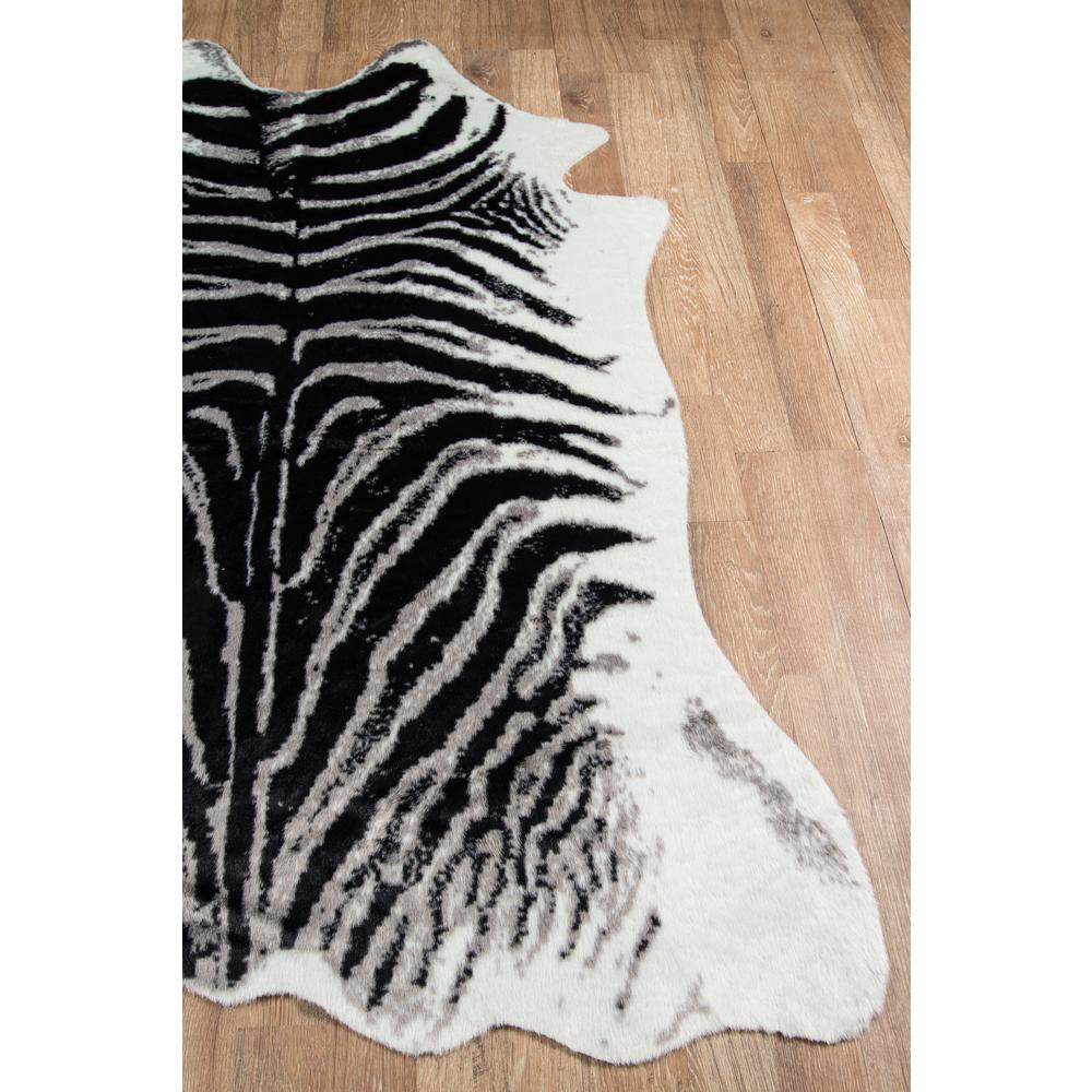 Modern Rectangle Area Rug, Black, 5'3" X 7'10"