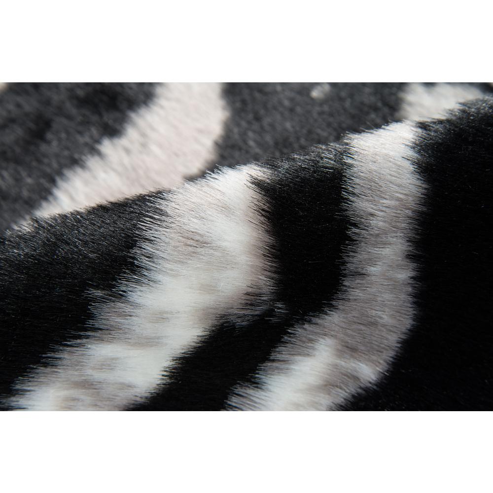 Modern Rectangle Area Rug, Black, 5'3" X 7'10"