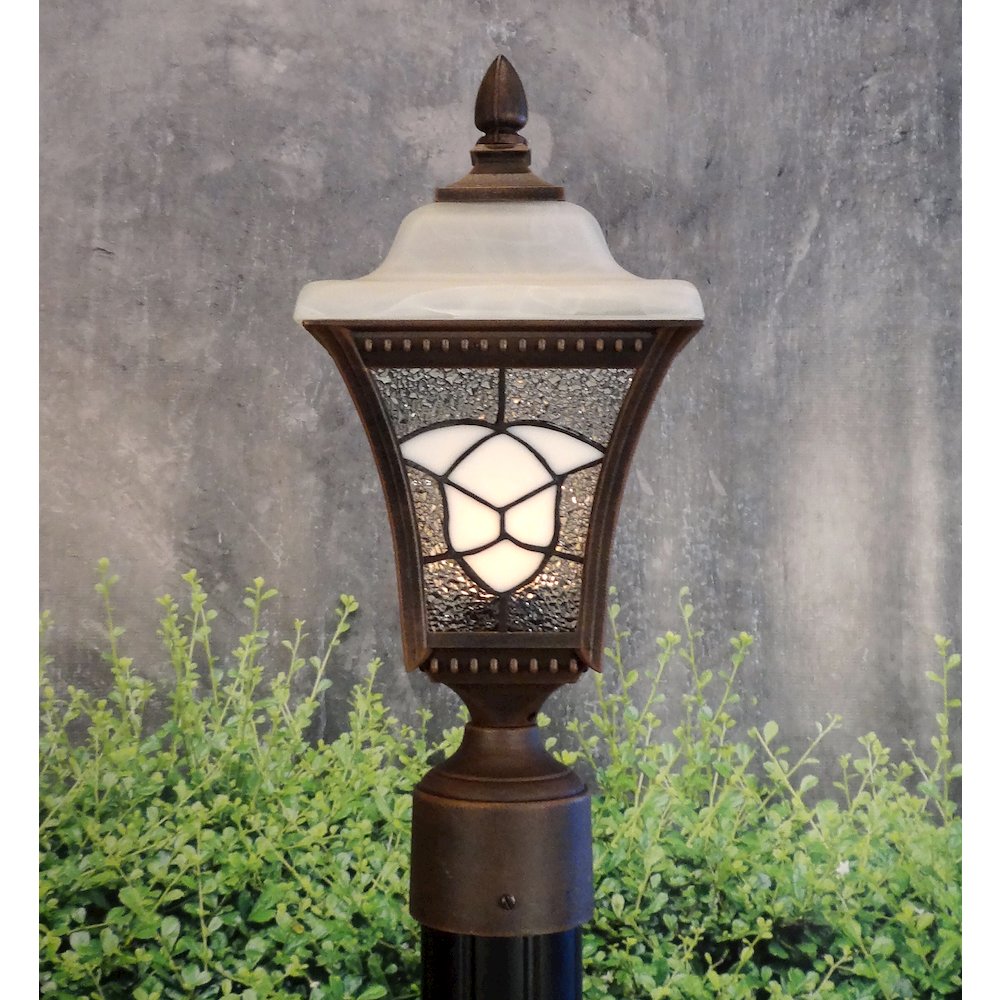 Abington Medium Post Mount Light