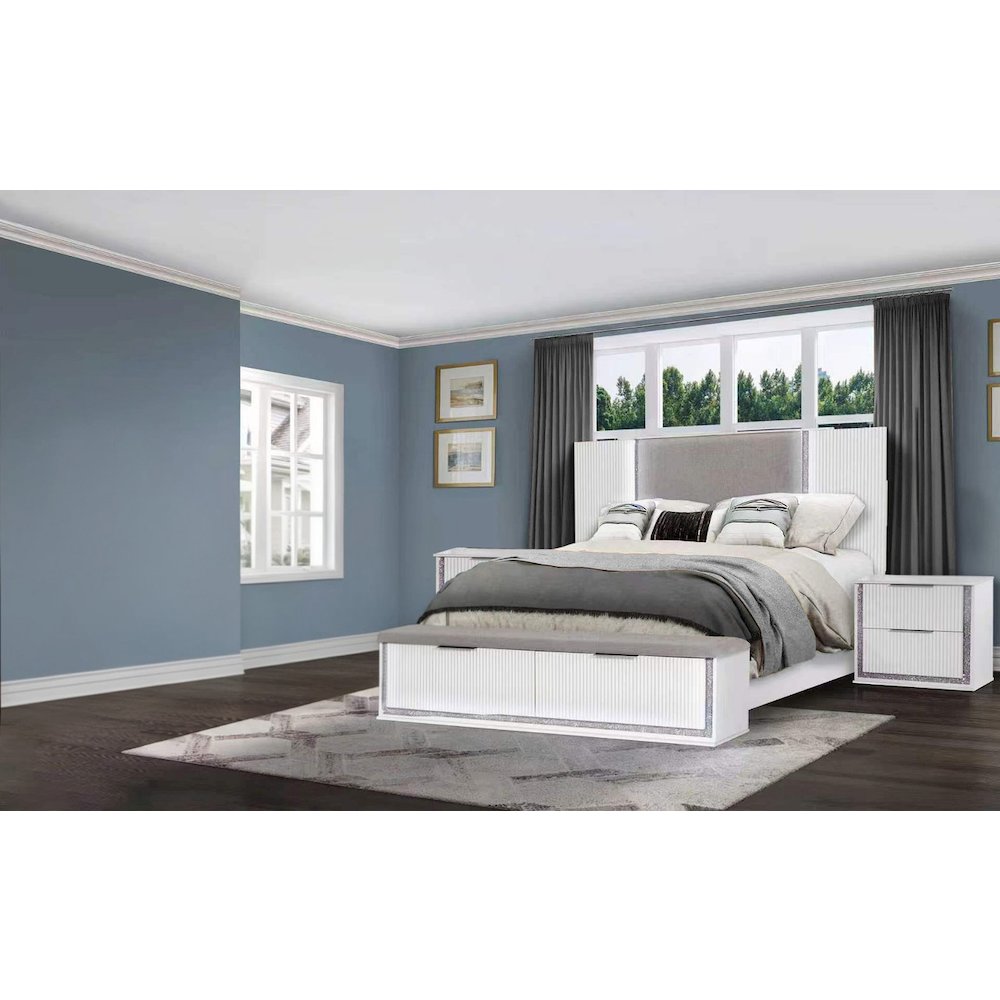 3pc Platform White Eastern King Bedroom Set with 2 Nightstand.
