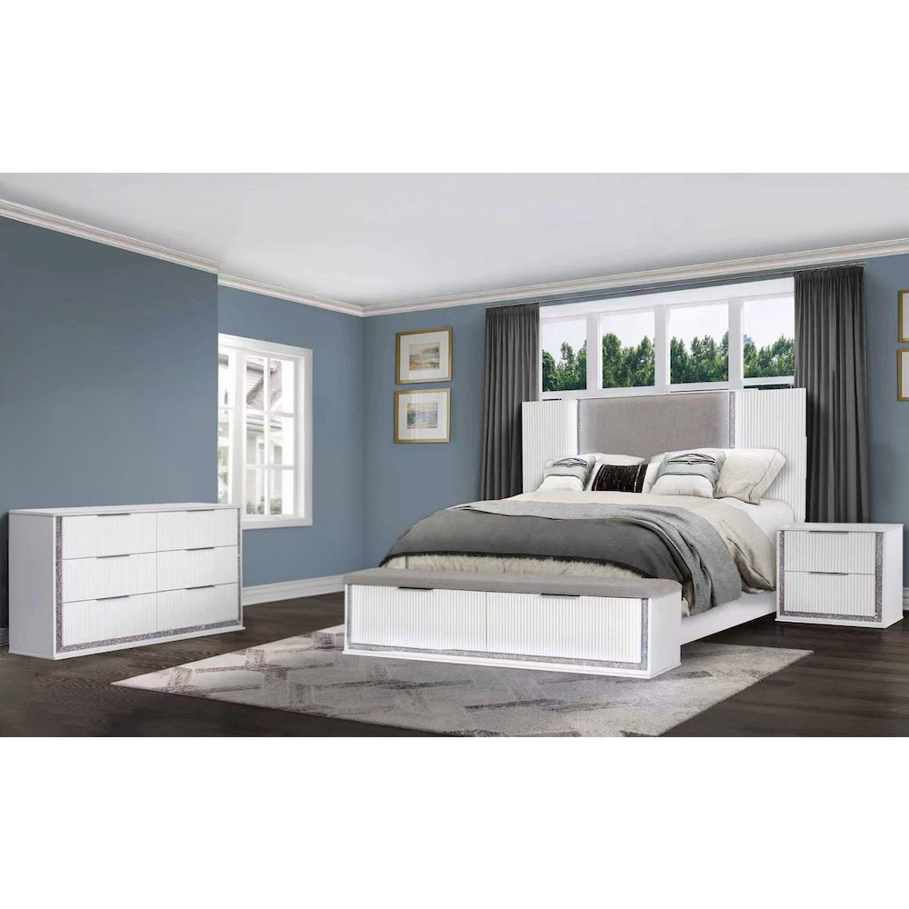 3pc Platform White Eastern King Bedroom Set.