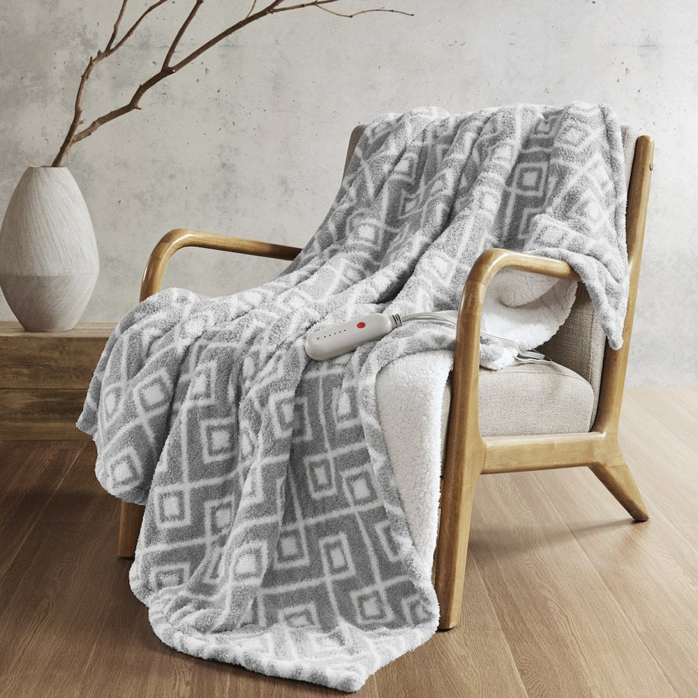 Amira Dream Soft Heated Throw in Grey Geo