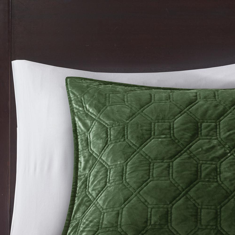 Harper 3 Piece Velvet Quilt Set, Green color