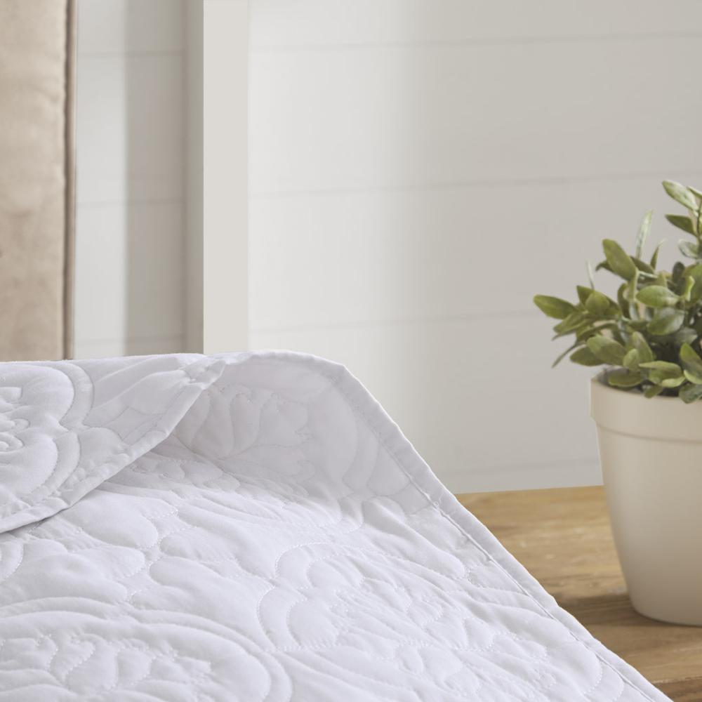 Oakley 3 Piece Reversible Bedspread Set, White color