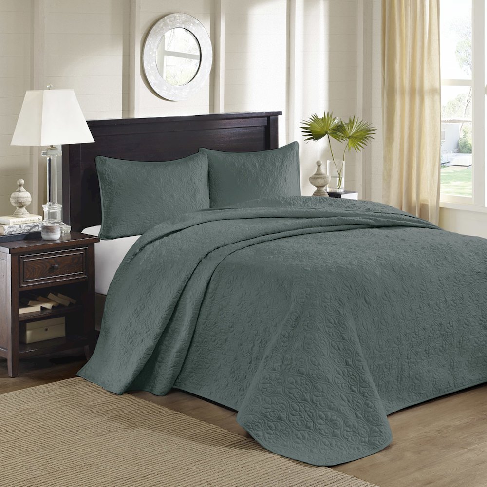 Quebec 3 Piece Reversible Bedspread Set, Balsam Green color