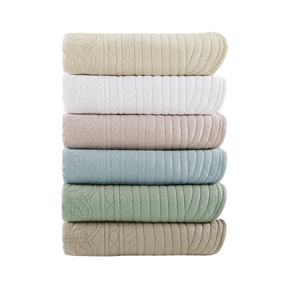 Oversized Quilted Throw with Scalloped Edges