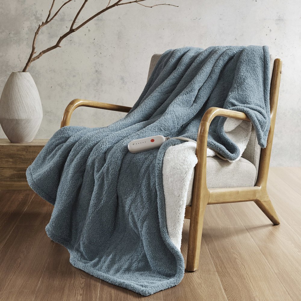 Amira Dream Soft Heated Throw in Blue