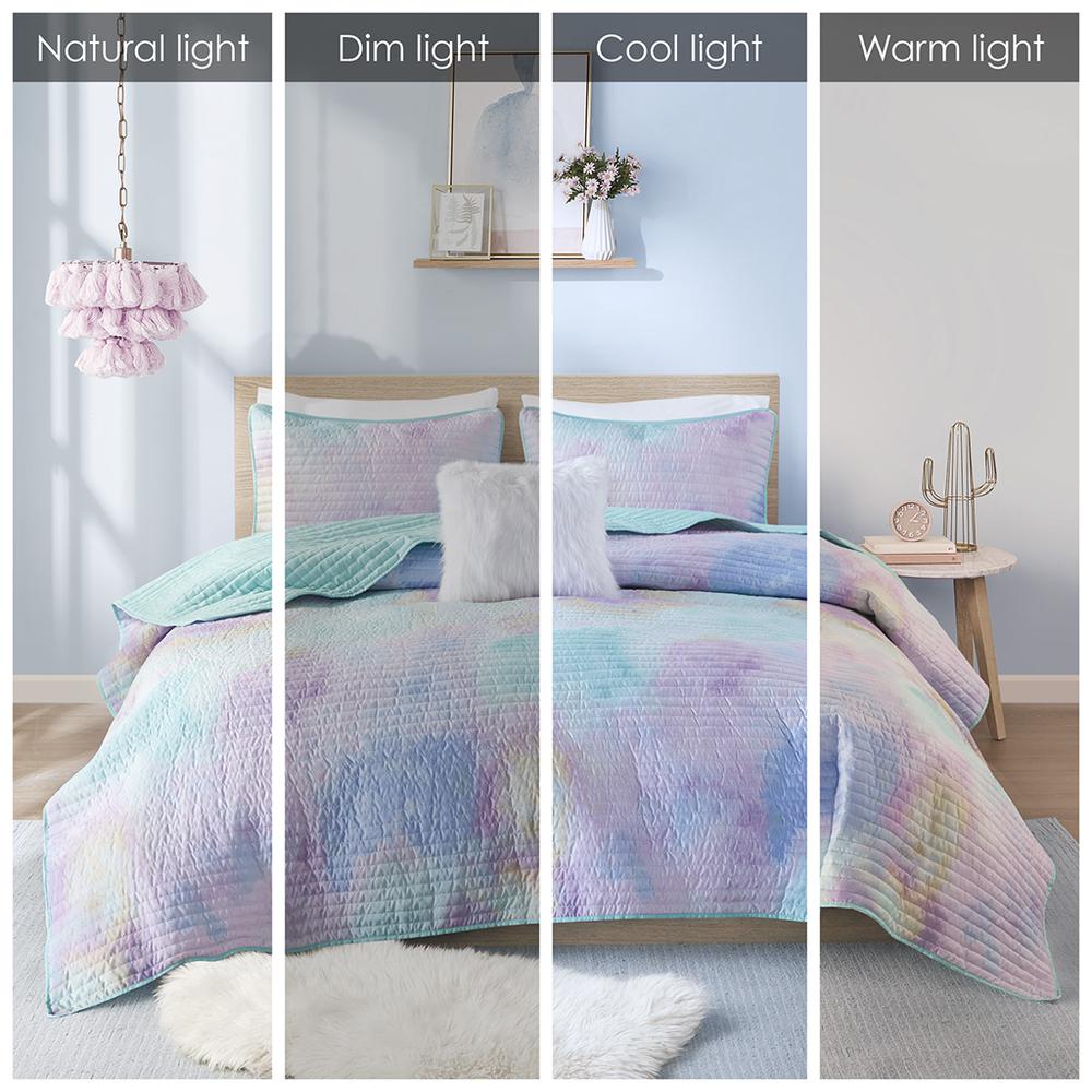 Watercolor Tie Dye Printed Quilt Set with Throw Pillow